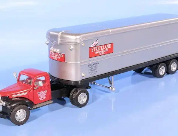 INT.CMW 87.Chevrolet 41 '46 truck(1)