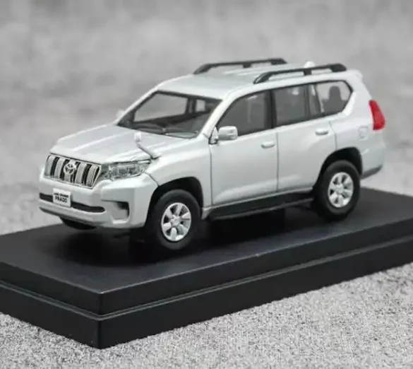 1;64 Ebbro Toyota Land Cruiser Prado1