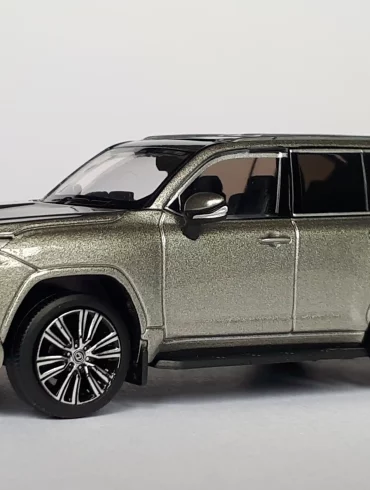 1;64 Hobby Japan Lexus LX Executive 1