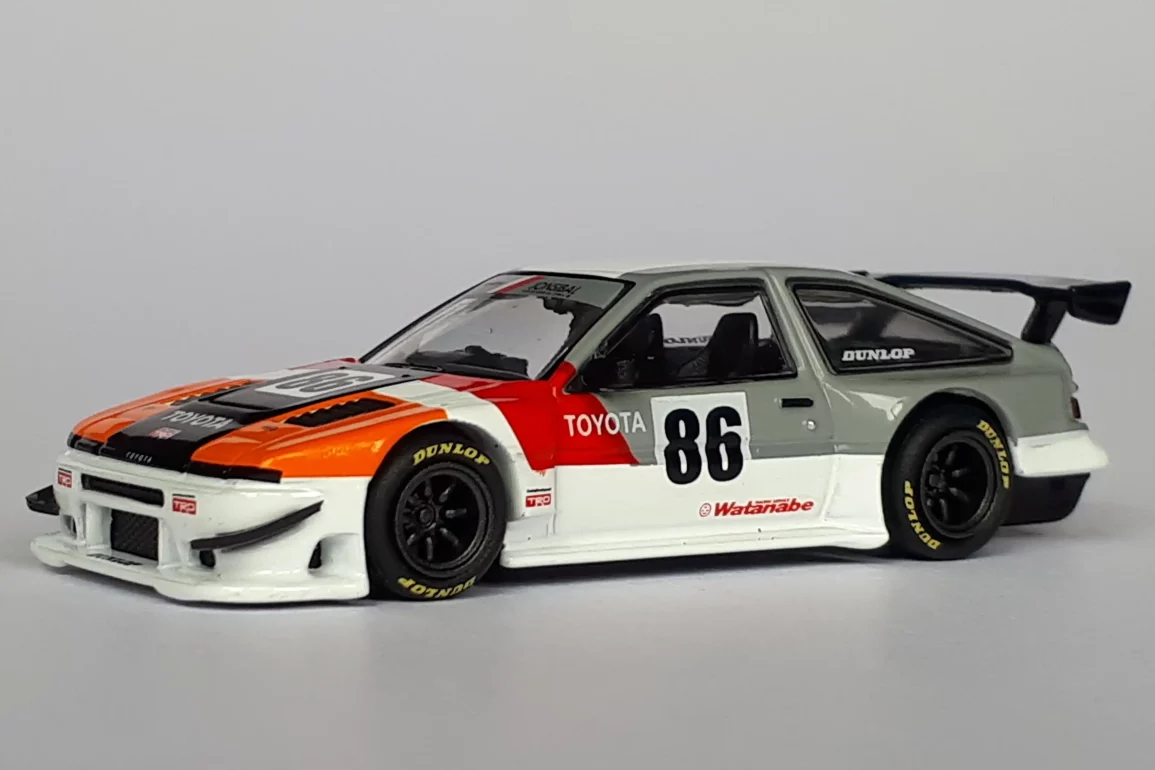 1;64 Tarmac Works Toyota Sprinter Trueno AE86 Widebody1