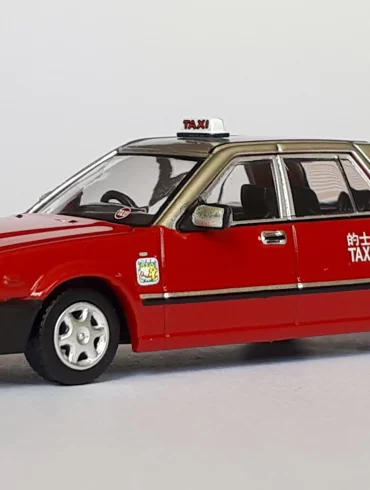 1;64 Tiny Nissan Cedric 1