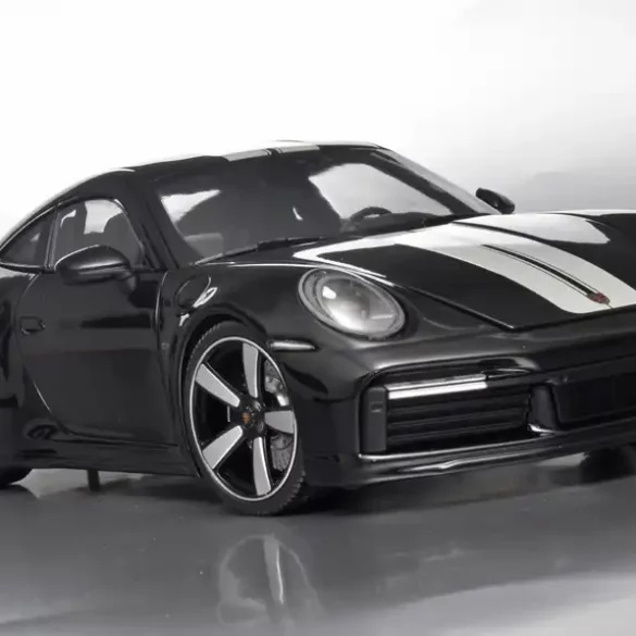18minic Porsche 911 (992) Sport Classic 2022 1