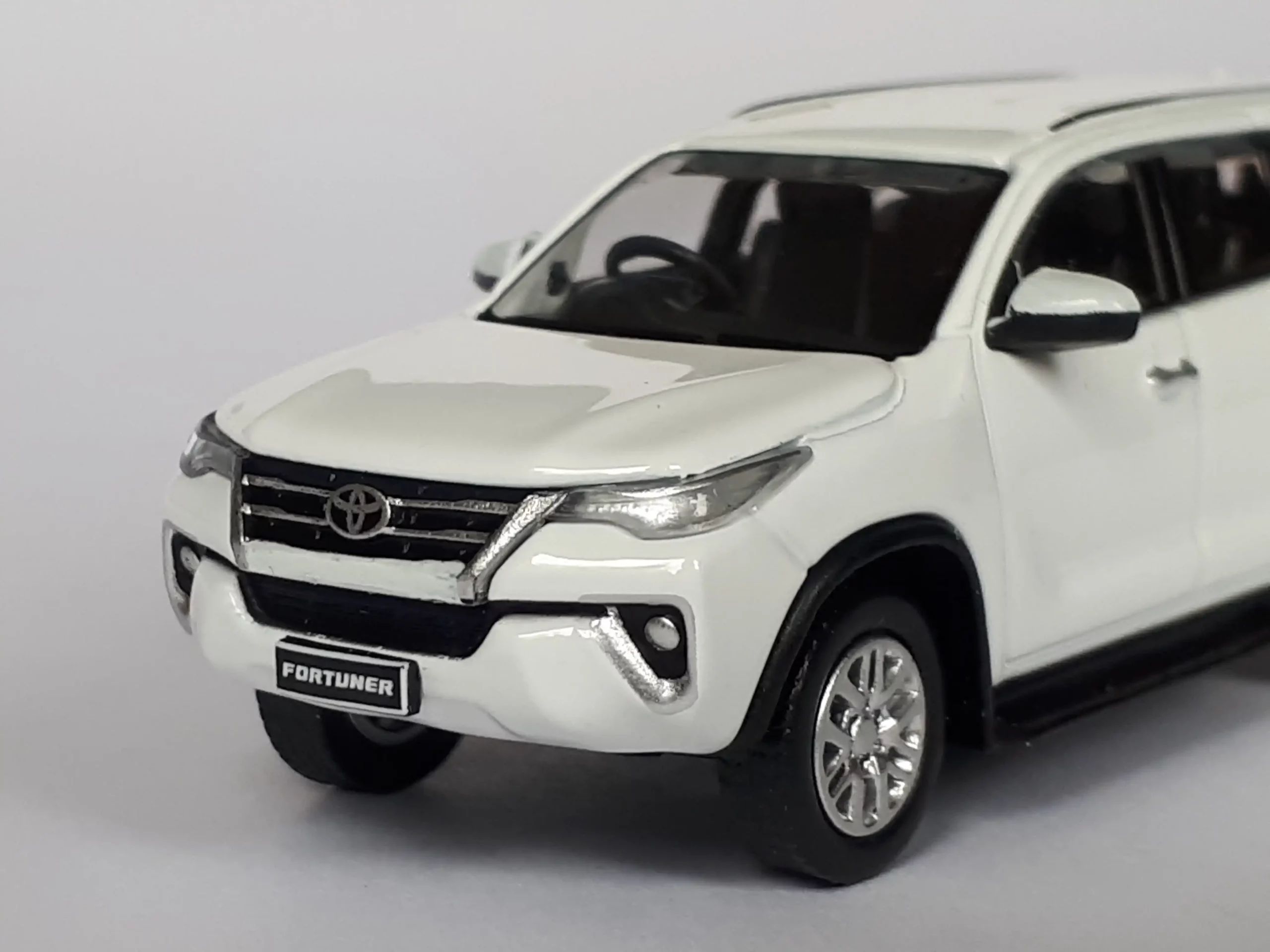 1;64 BM Creations Toyota Fortuner 3