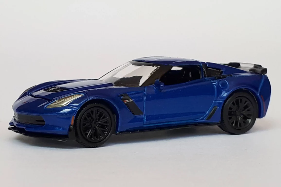 1;64 Auto World Chevrolet Corvette Z06 1