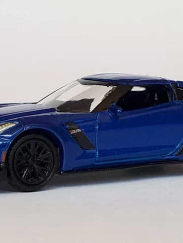 1;64 Auto World Chevrolet Corvette Z06 1