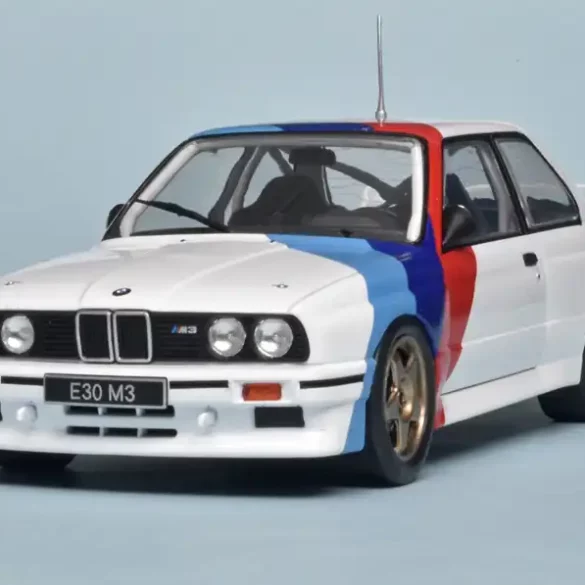 24WhiteB BMW M3 E30 1989 1