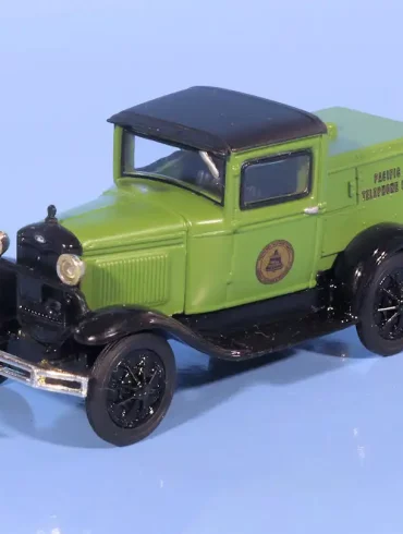 INT.Athearn 87.Ford A Pacific Bell(1)