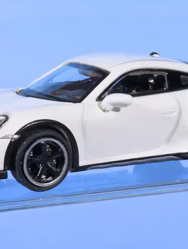 INT.Minichamps 87.Porsche 911 Dakar(1)
