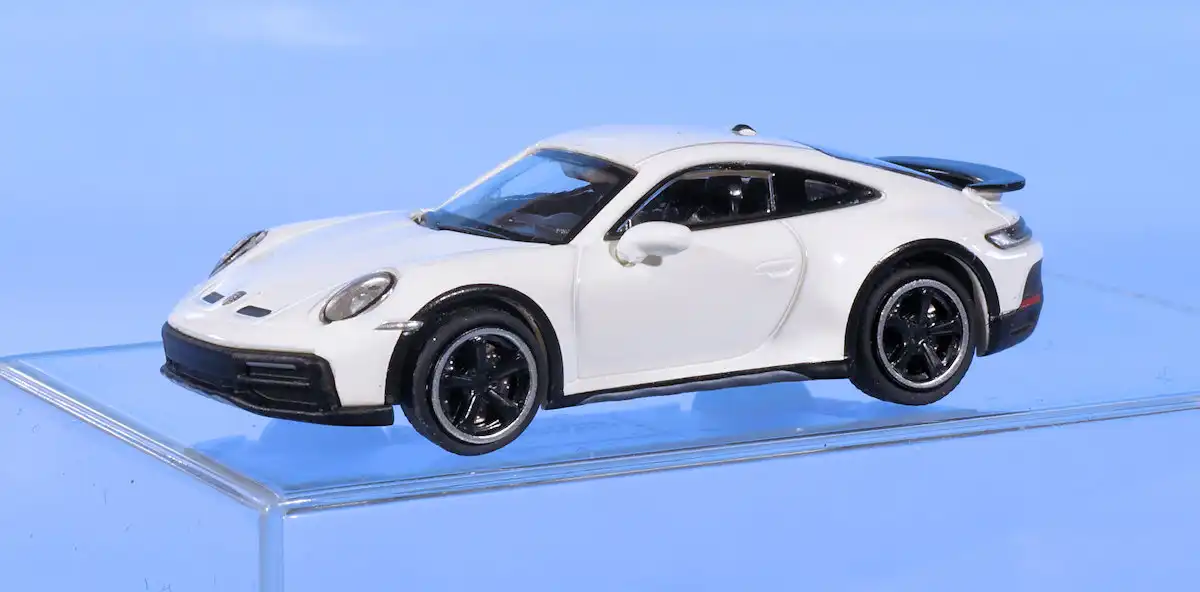 INT.Minichamps 87.Porsche 911 Dakar(1)