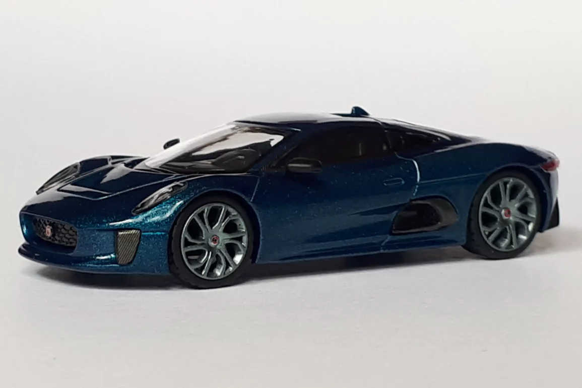1;64 Mini GT Jaguar C X75 1