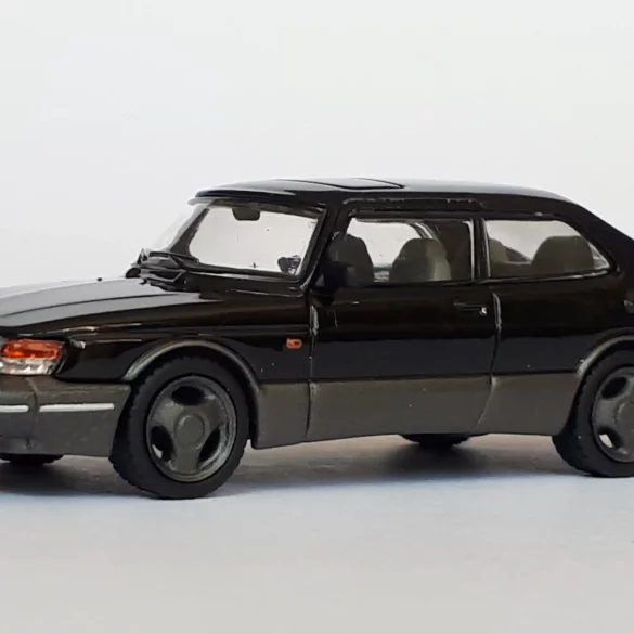 1;64 Tarmac Works Saab 900 Turbo 1