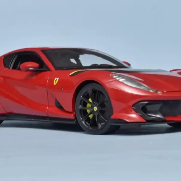 18Bburago Ferrari 812 Competizione 2021 1