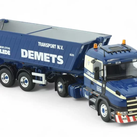 Foto Tekno, Demets 1