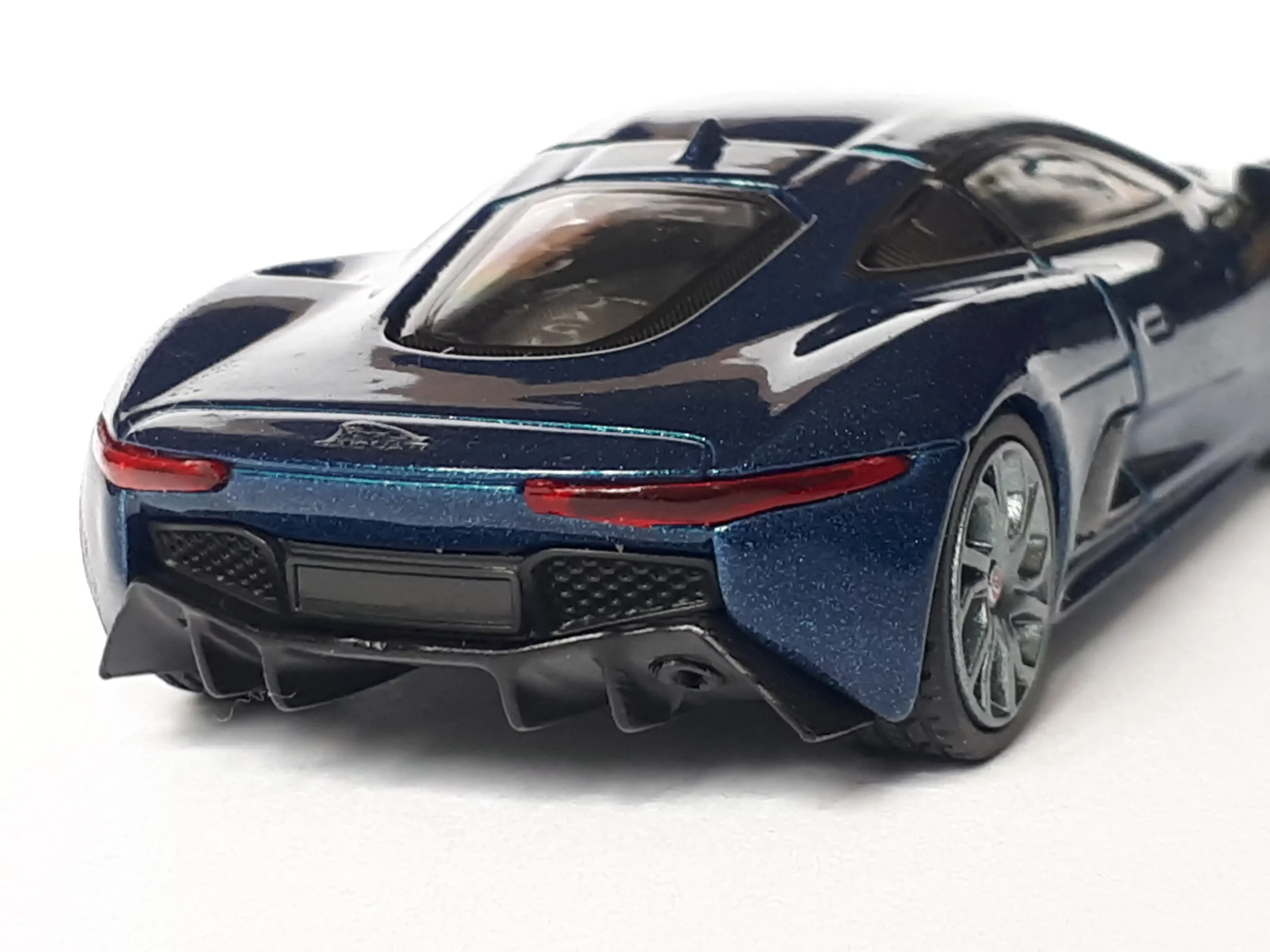 1;64 Mini GT Jaguar C X75 4