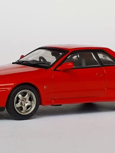 1;64 J Collection Nissan Skyline GT R 1