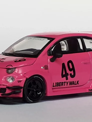 1;64 Mini GT Abarth 595 1