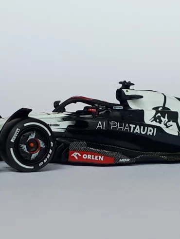 1;64 Mini GT AlphaTauri AT04 1