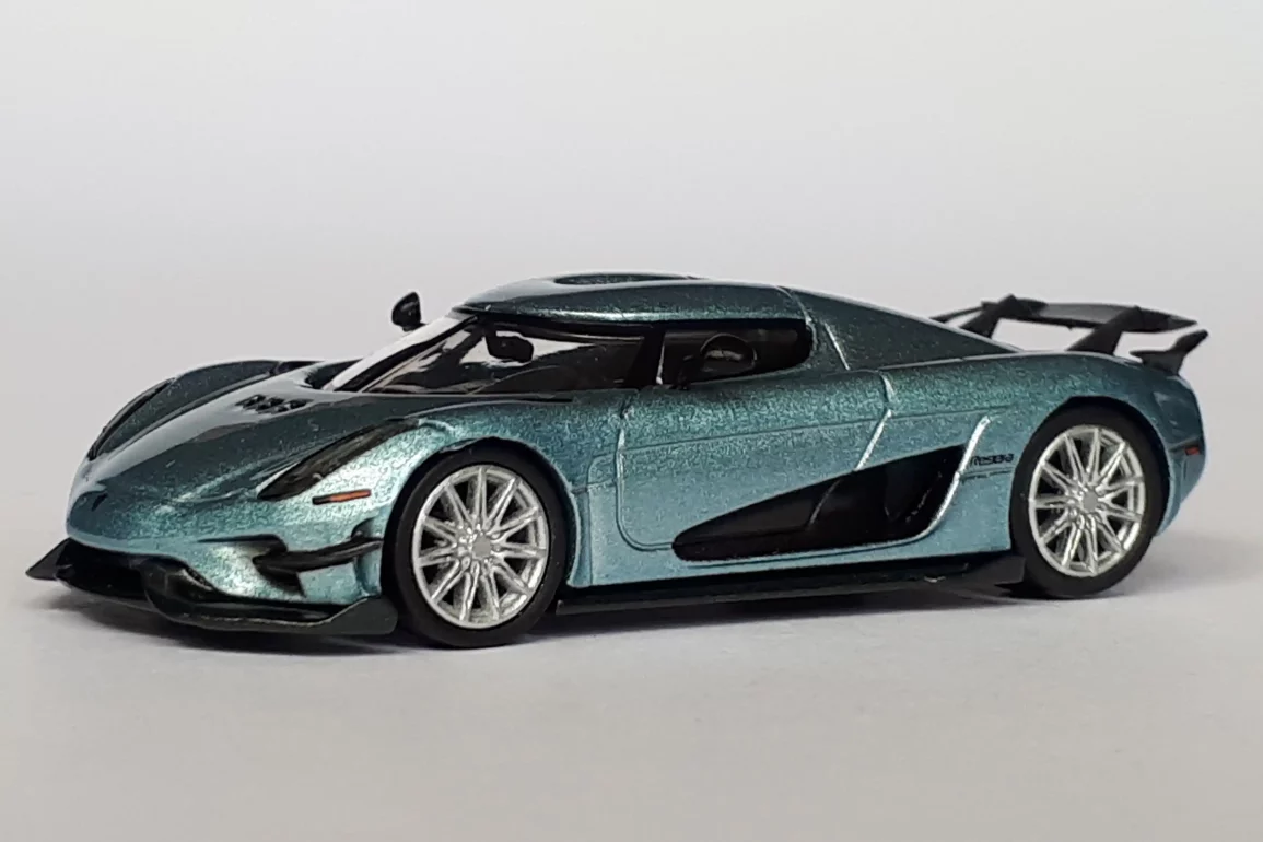 1;64 Tarmac Works Koenigsegg Regera 1