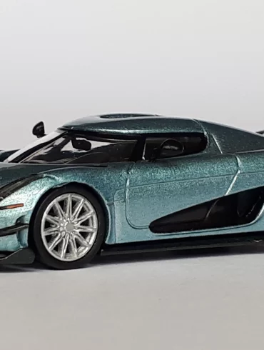 1;64 Tarmac Works Koenigsegg Regera 1