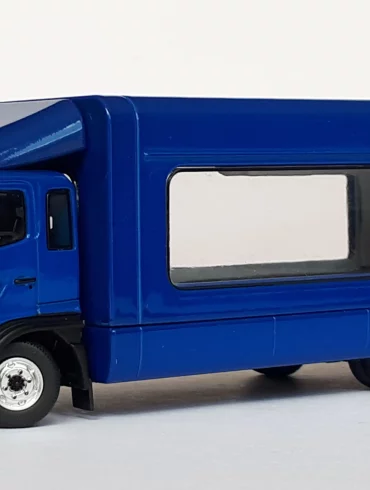 1;64 Tiny Hino 500 1