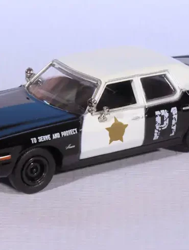 INT.Brekina 87.Dodge Monaco Blues Brothers(1)