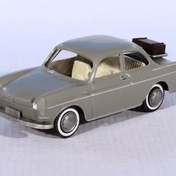 INT.Wiking 87.VW 1600 koffer(1)