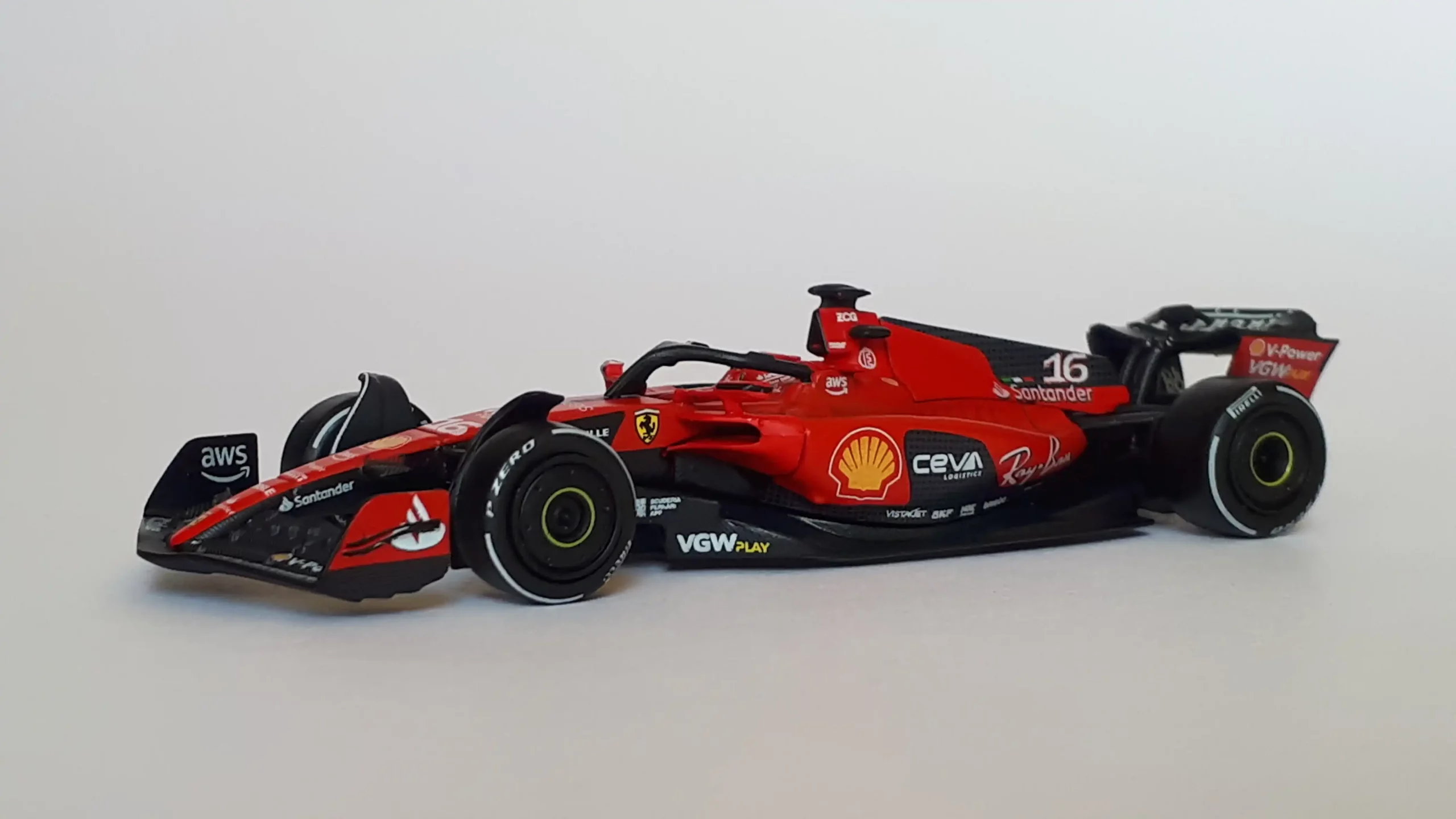 Eindelijk Ferrari F1 in 1:64