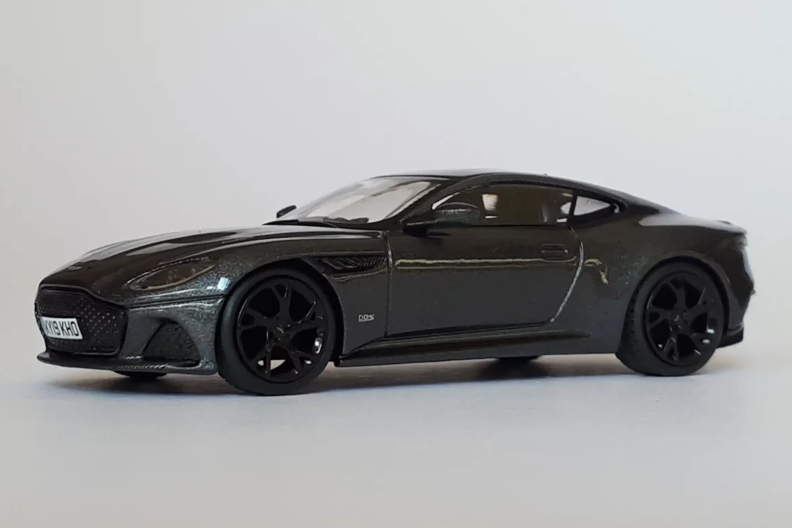 1;64 Mini GT Aston Martin DBS Superleggera 1