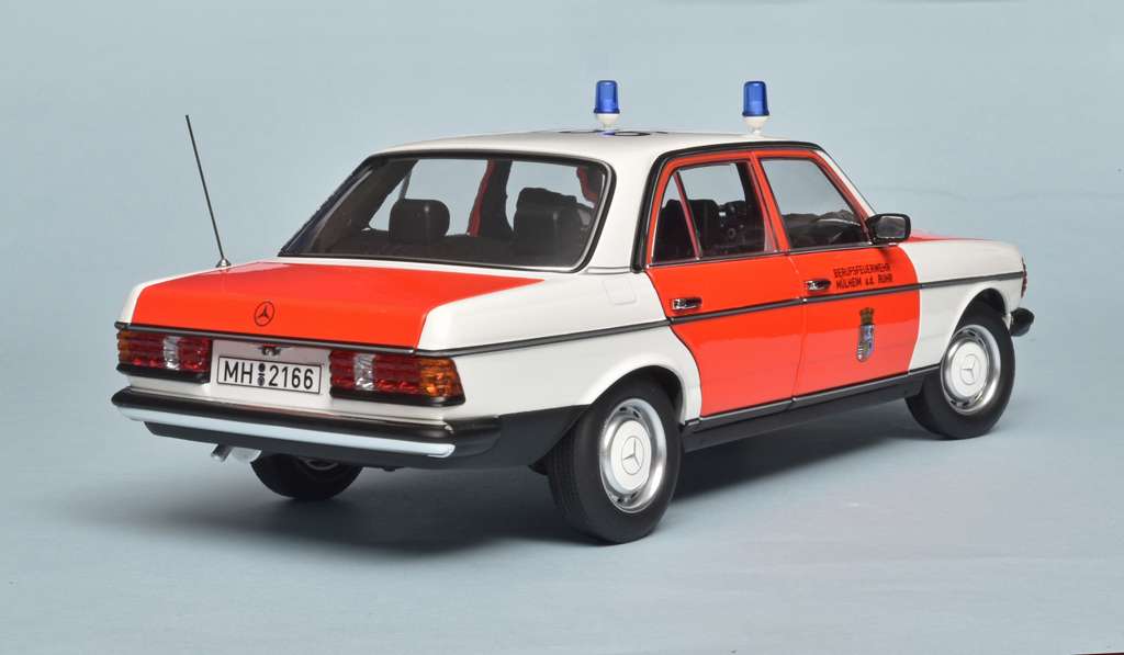 18norev MB MB 200 W123 1984 Notarzt 2 18norev MB MB 200 W123 1984 Notarzt 2