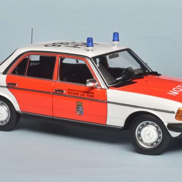 18norev MB MB 200 W123 1984 Notarzt 3