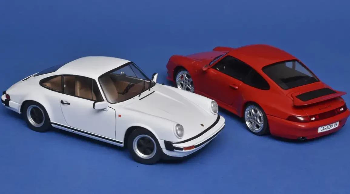 18solido Porsche 911 930 3.0 SC 74 + 911 993 Carrera RS 97