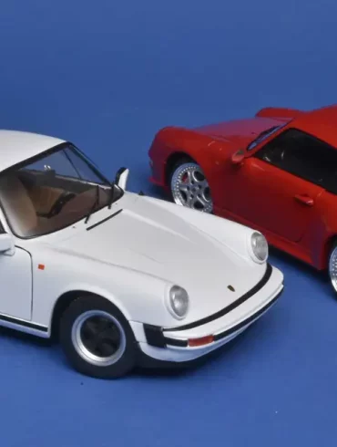 18solido Porsche 911 930 3.0 SC 74 + 911 993 Carrera RS 97