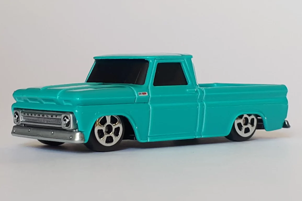 3 inch Maisto Chevrolet C10 1