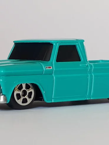 3 inch Maisto Chevrolet C10 1