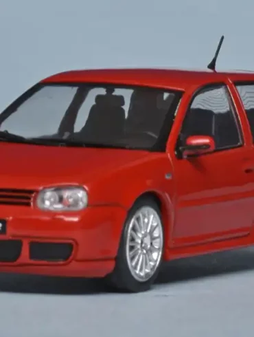 43solido VW Golf IV R32 2003 1