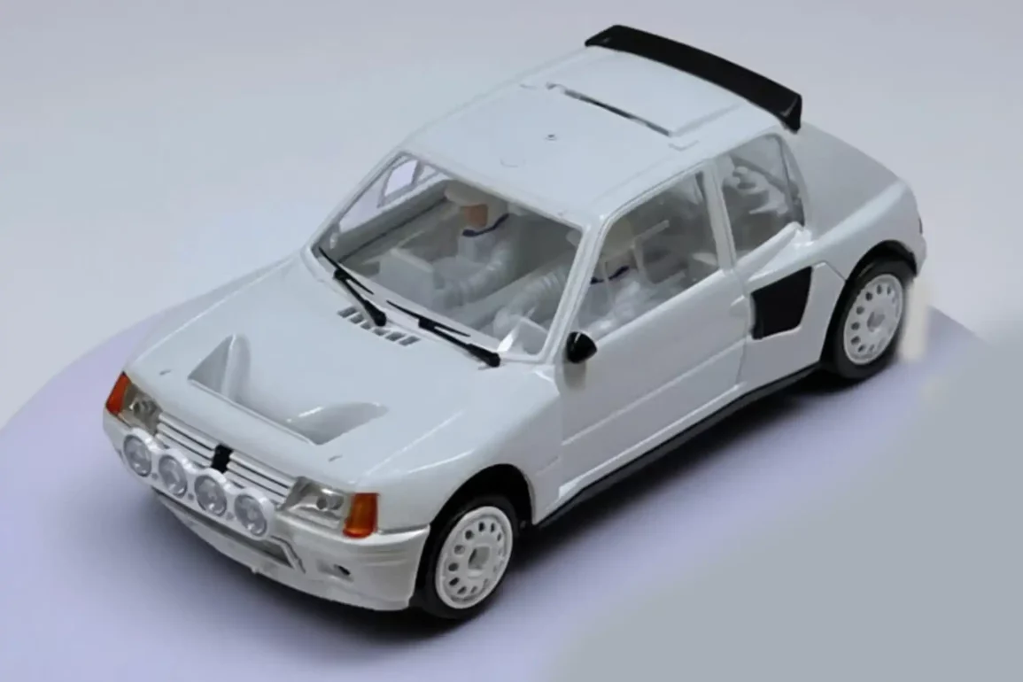 SRC La Peugeot T16 EVO1 dans sa version Access Line 800x558