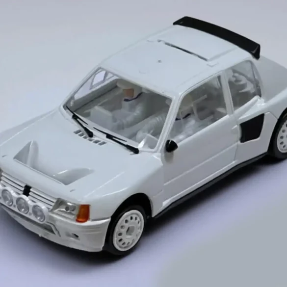 SRC La Peugeot T16 EVO1 dans sa version Access Line 800x558