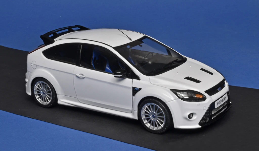 18solido Ford Focus RS Plus MK2 2009 3