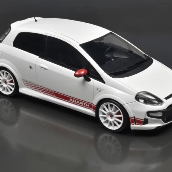 18OttOm Fiat Punto Abarth Esseesse 2010 1