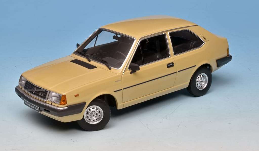 18Triple9 Volvo 343 GLS 1982 3