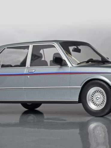 18minic BMW M535i 1980 1