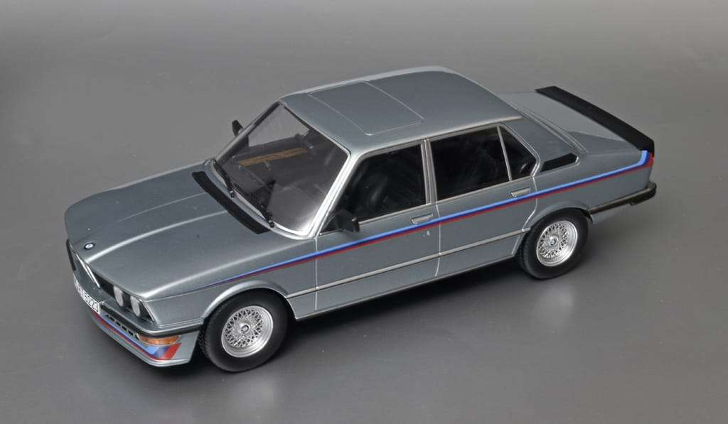 18minic BMW M535i 1980 3