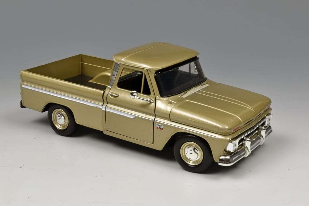 24MotorM Chevrolet C10 Fleetside pick up 1966 1