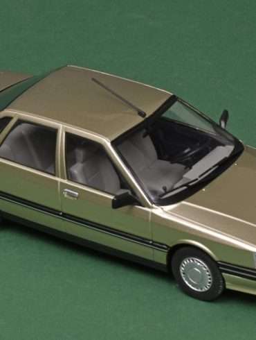 24WhiteBox Renault 21 1986 3