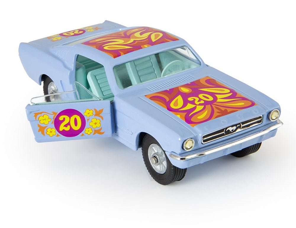 43Corgi Flower Power Mustang door open 1000px