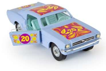 43Corgi Flower Power Mustang door open 1000px