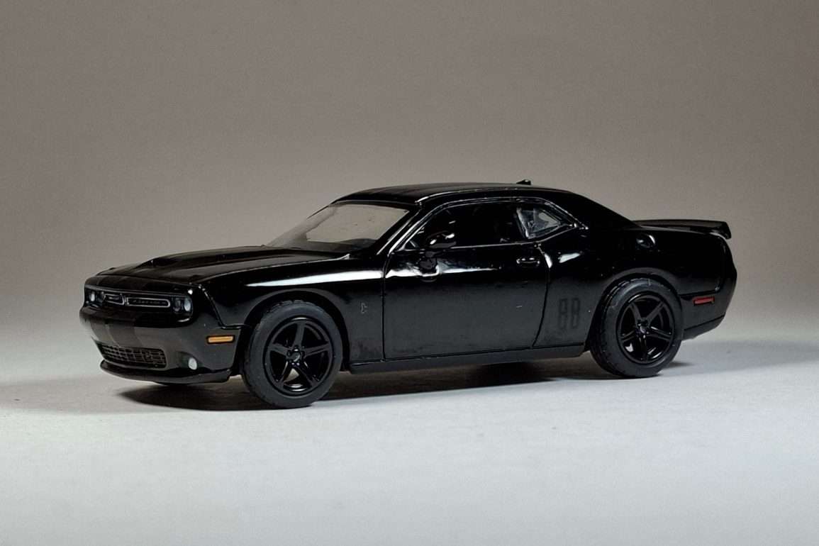 1;64 GreenLight Dodge Challenger RT 1