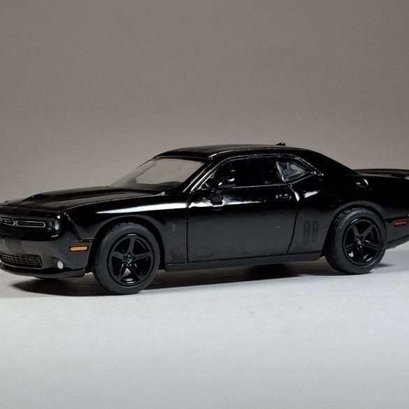 1;64 GreenLight Dodge Challenger RT 1