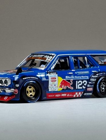 1;64 Inno64 Mazda RX 3 Station Wagon 1
