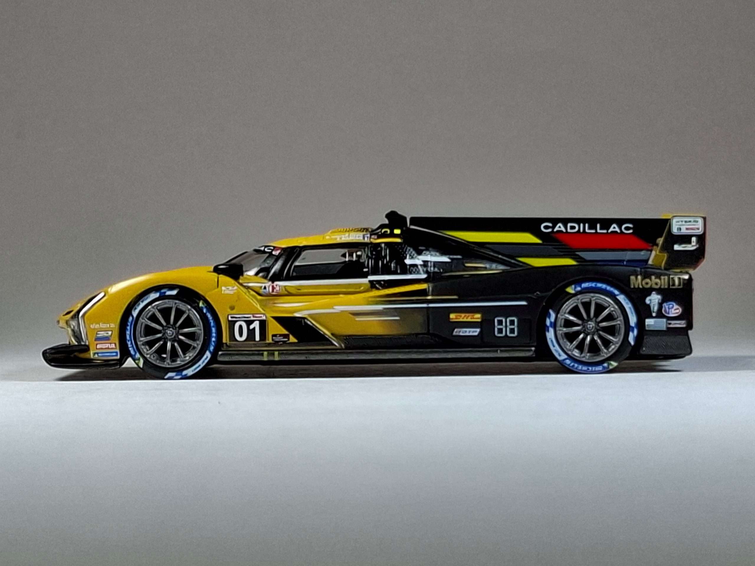1;64 Mini GT Cadillac V Series.R 3 1;64 Mini GT Cadillac V Series.R 3